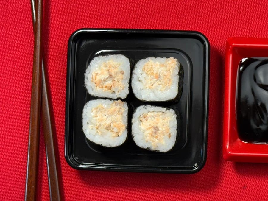 Meio Hossomaki Salmão Grelhado (4 peças)