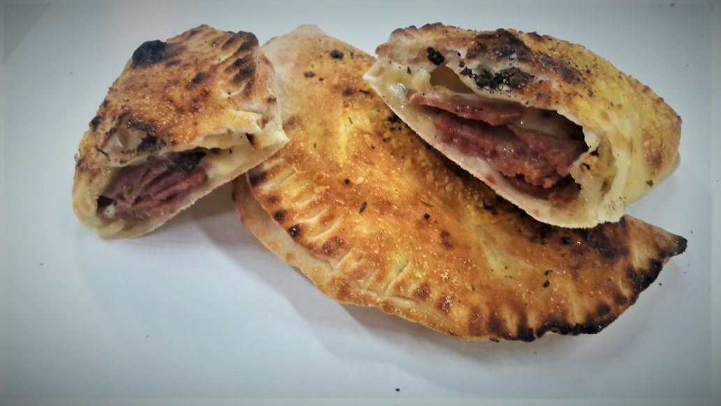 Mezza luna - pãozinho mussarela/calabresa