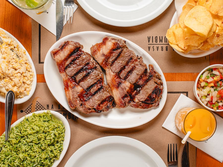 Monte seu Executivo: Proteína + 3 Guarnições