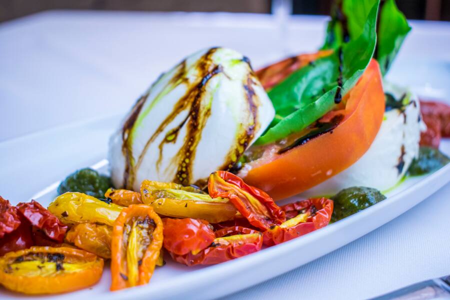 Mozzarella "La Bufalina" con Pomodori in Tre Versioni