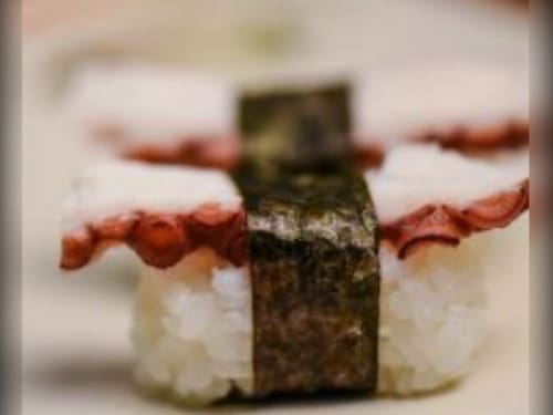 Nigiri Polvo (2 und)