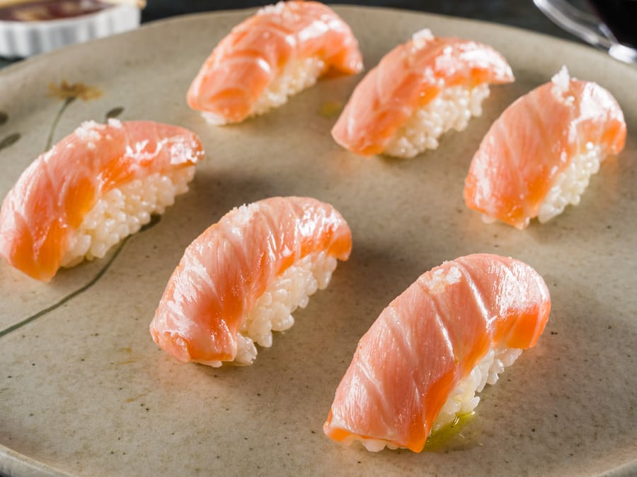 Niguiri de Salmão Maçaricado Trufado (6 un)