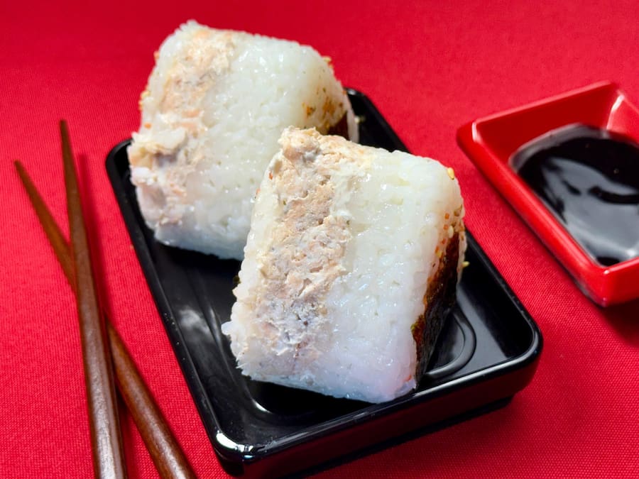 Onigiri de Salmão Grelhado (2 un)