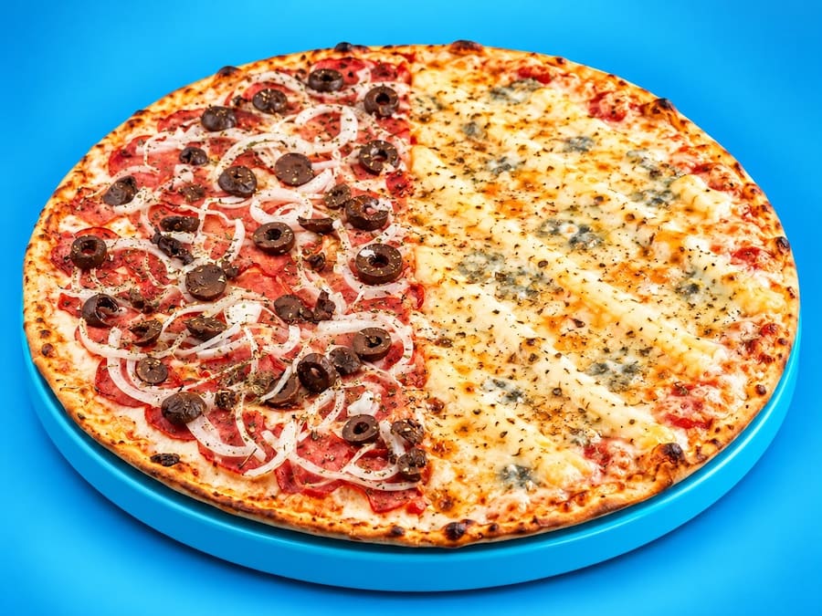 Pizza 35cm (8 fatias): 1/2 5 Queijos + 1/2 Calabresa