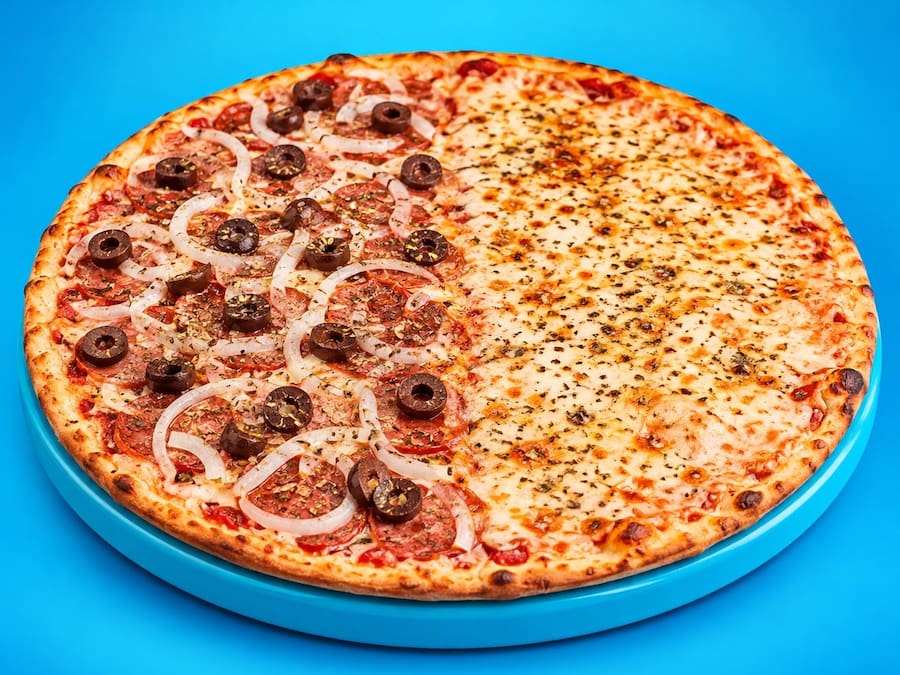 Pizza 35cm (8 fatias): 1/2 Calabresa + 1/2 Muçarela