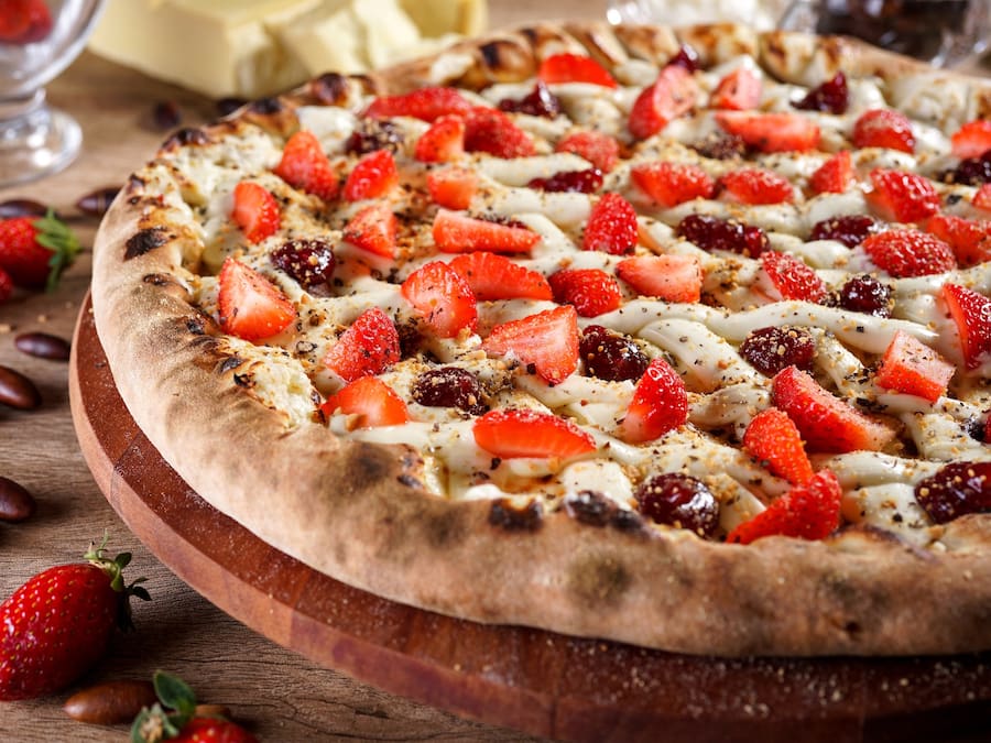 Pizza de Cheese cake de Morango com com barú