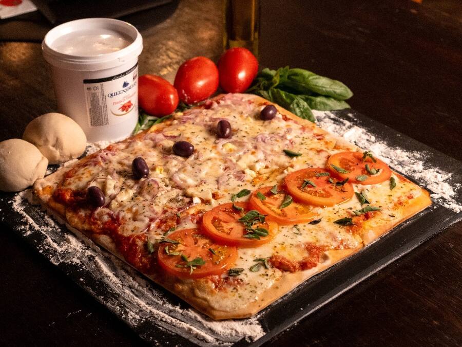 Pizza 1/2 Margherita + 1/2 Portuguesa 35cm - 10 Fatias
