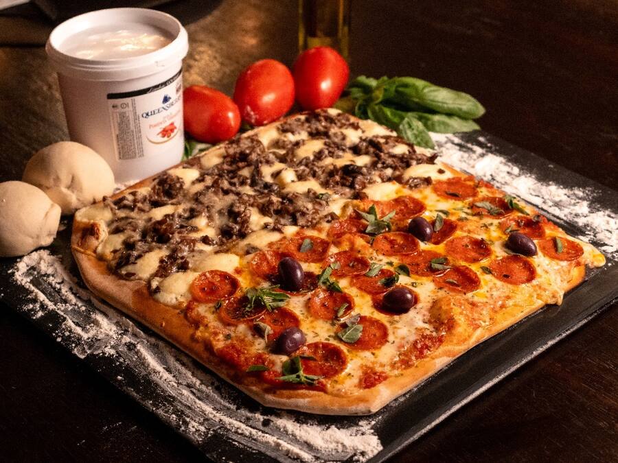 Pizza 1/2 Teatro Municipal + 1/2 Pepperoni 35cm - 10 Fatias