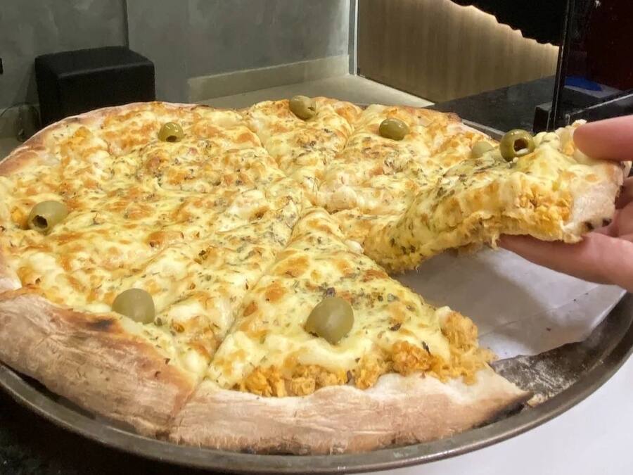 Pizza Grande Frango Com Catupiry