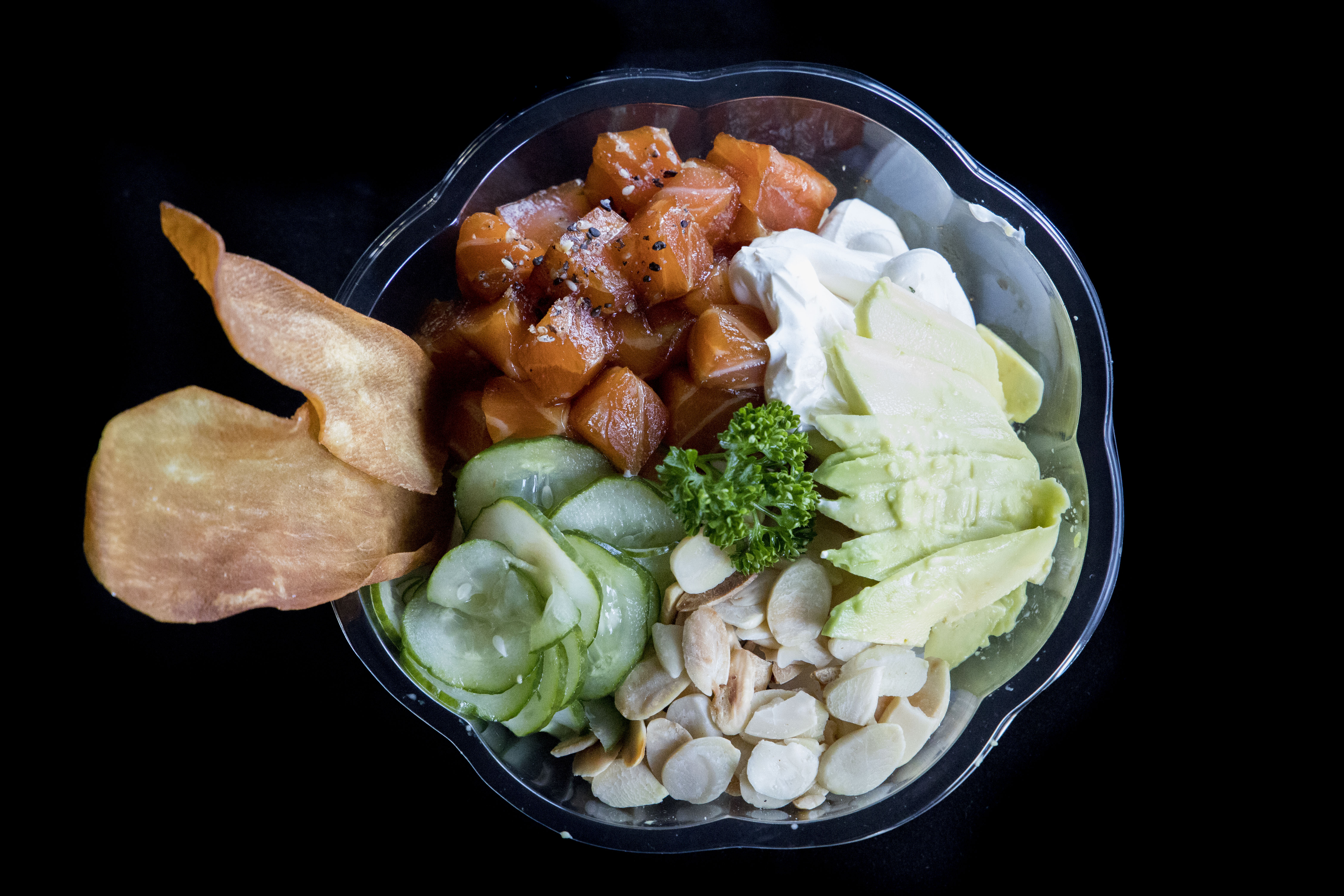 Poke Salmão Amêndoas