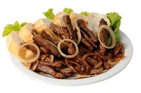 Porção de contra-filé acebolado