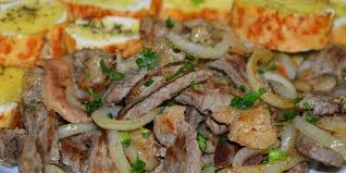 Porção de pernil acebolado