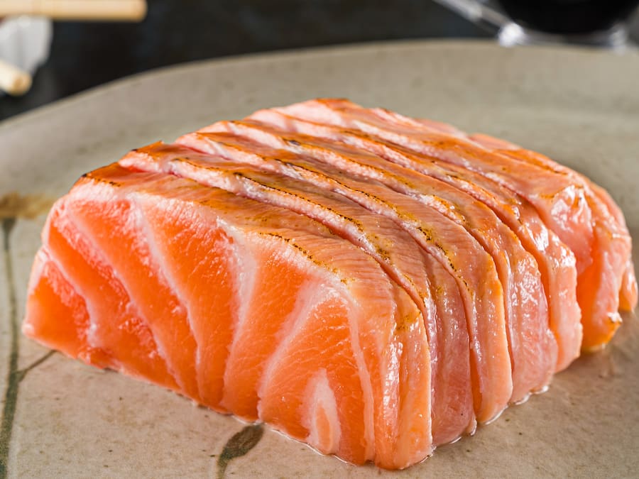 Sashimi de Salmão Maçaricado Trufado (8 fatias)