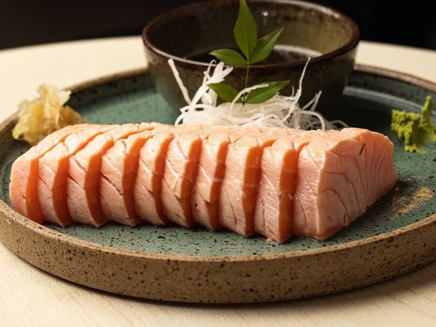Salmon Tataki (Fork + knife)
