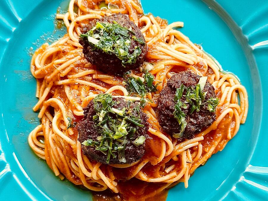 Spaghetti e Almôndegas Molho de tomate verdadeiro