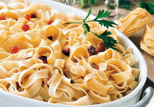 Talharim à carbonara