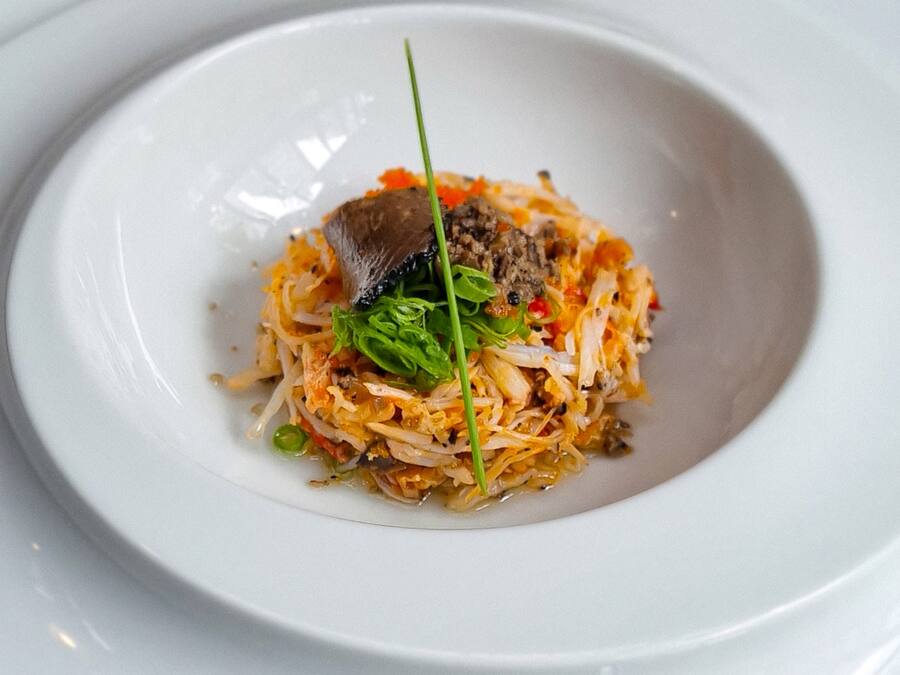 Tartar de centolla chilena com trufas negras