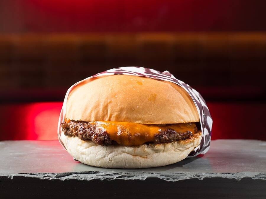 Tradicional smash - Versão smash do tradicional cheeseburguer!
