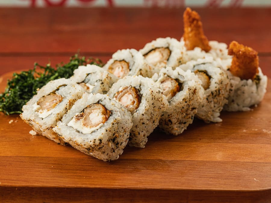Uramaki de Camarão Empanado (10 unidades)
