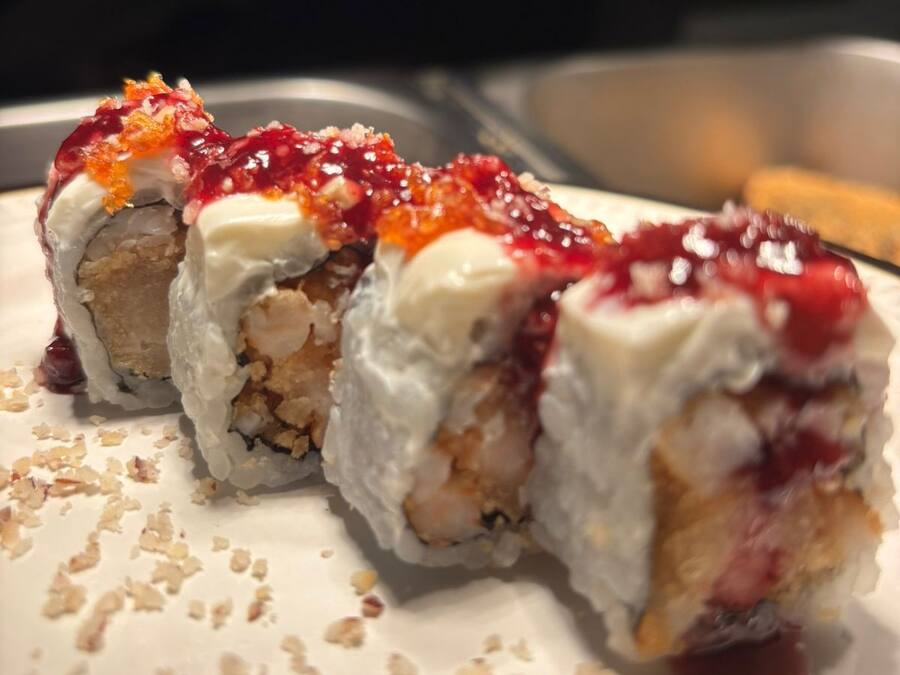 Uramaki Neve de Ebi (edição especial Frutas Vermelhas)