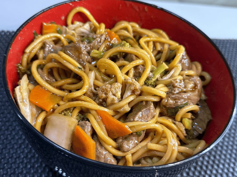 Yakisoba de Carne (500 g) 